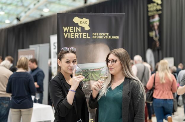 web-Weinviertel-DAC-in-Linz-2020-VioWakolbinger-045